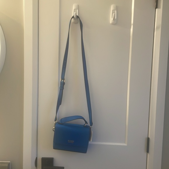 Guess purse - Picture 2 of 3